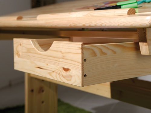 A gyermek munkahelye: íróasztal a gyerekszobában